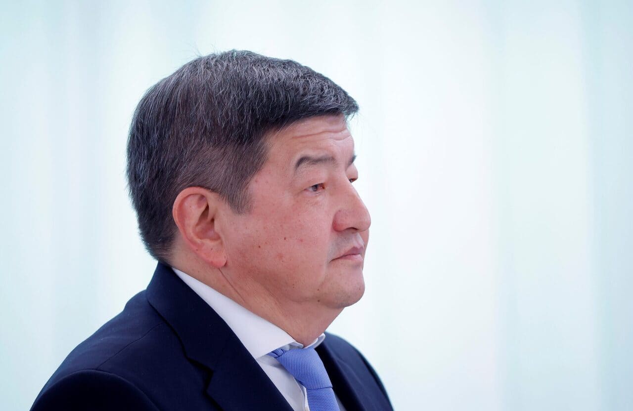 <p>Kyrgyz President Sadyr Japarov dismisses Prime Minister Akylbek Zhaparov, appoints acting successor<b>&nbsp;</b></p>