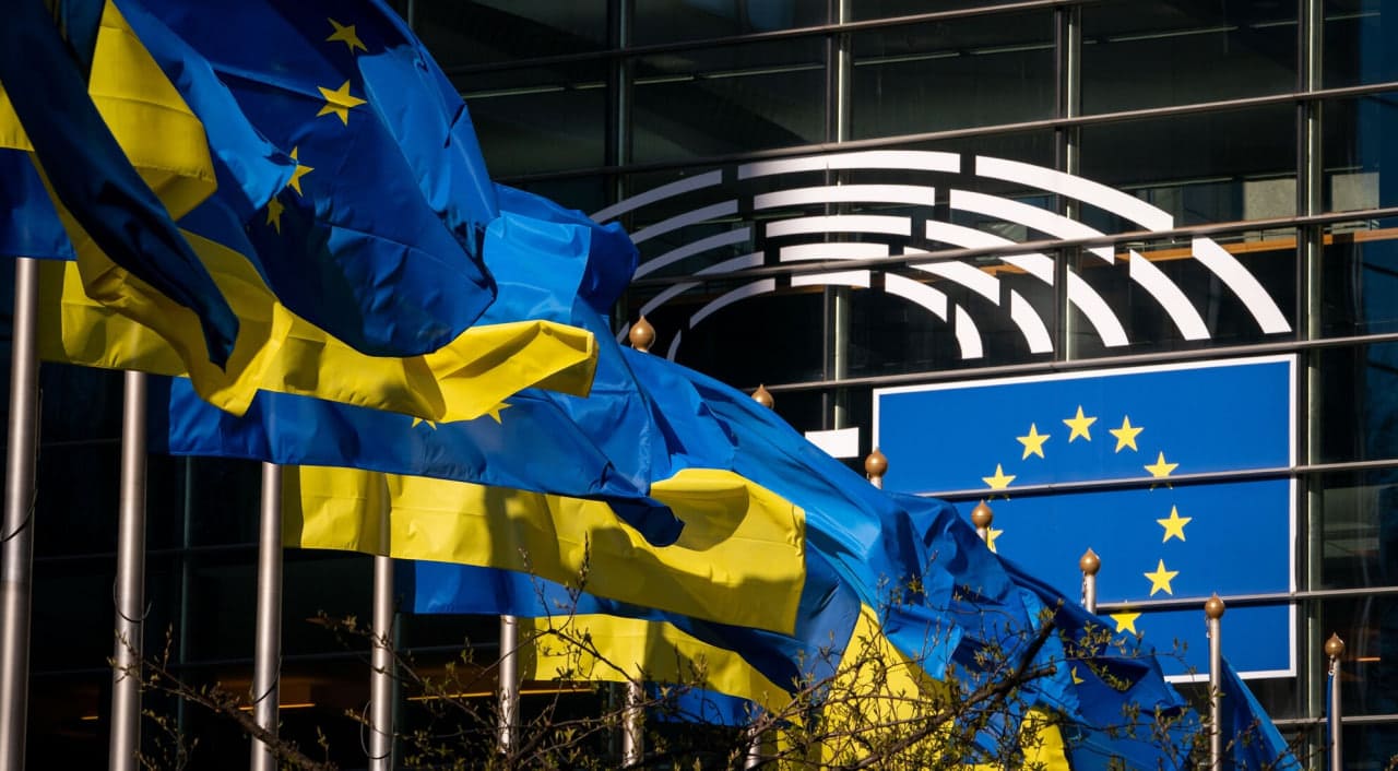 <p><b></b>Yevropa ittifoqi Ukrainaga tovon puli to‘lanmaguncha Rossiya aktivlarini muzlatib qo‘yishga qaror qildi</p>
