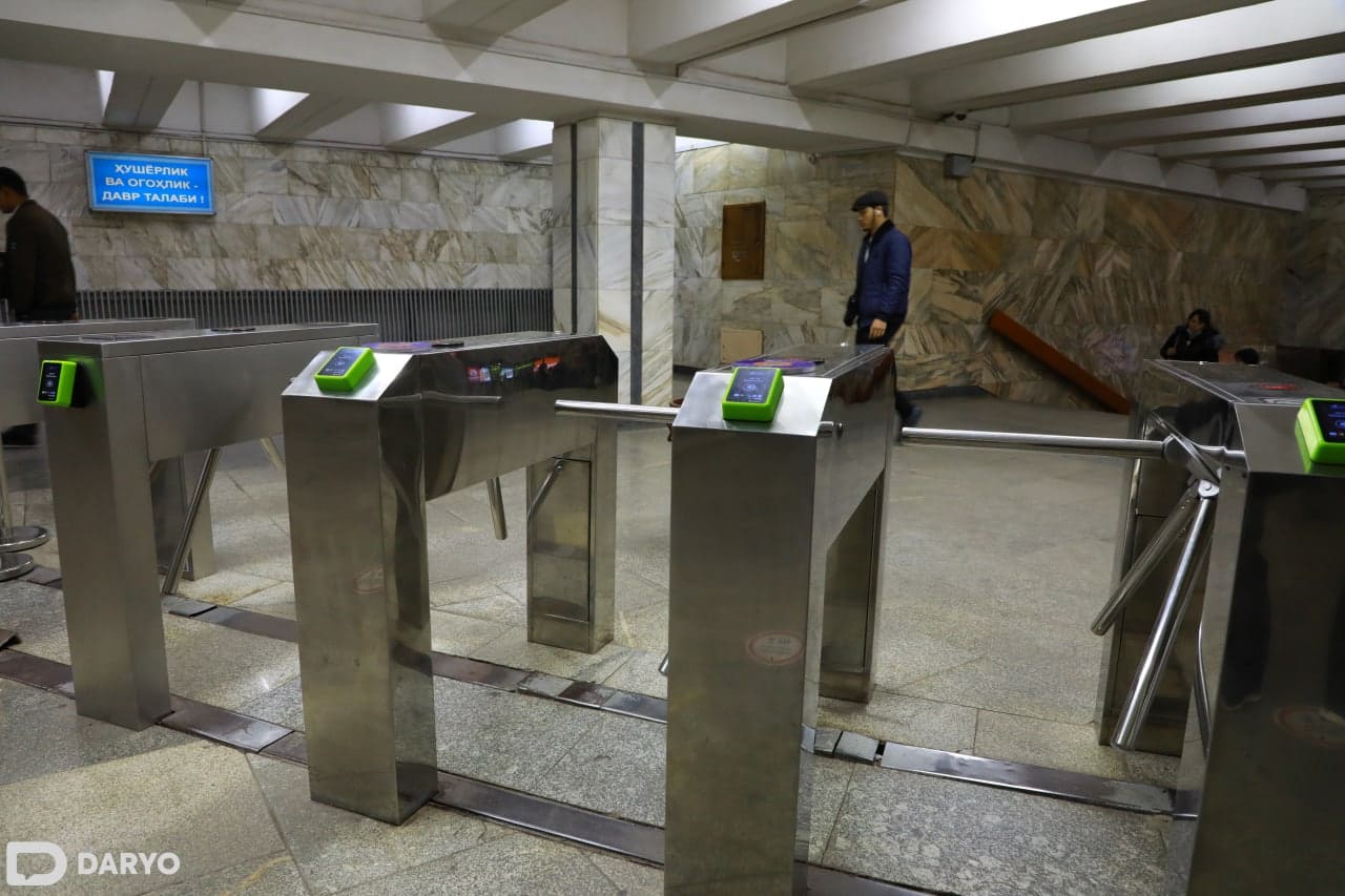 <p><b>Toshkent metrosi Yangi yil kechasi tungi soat ikkigacha ishlaydi</b></p>