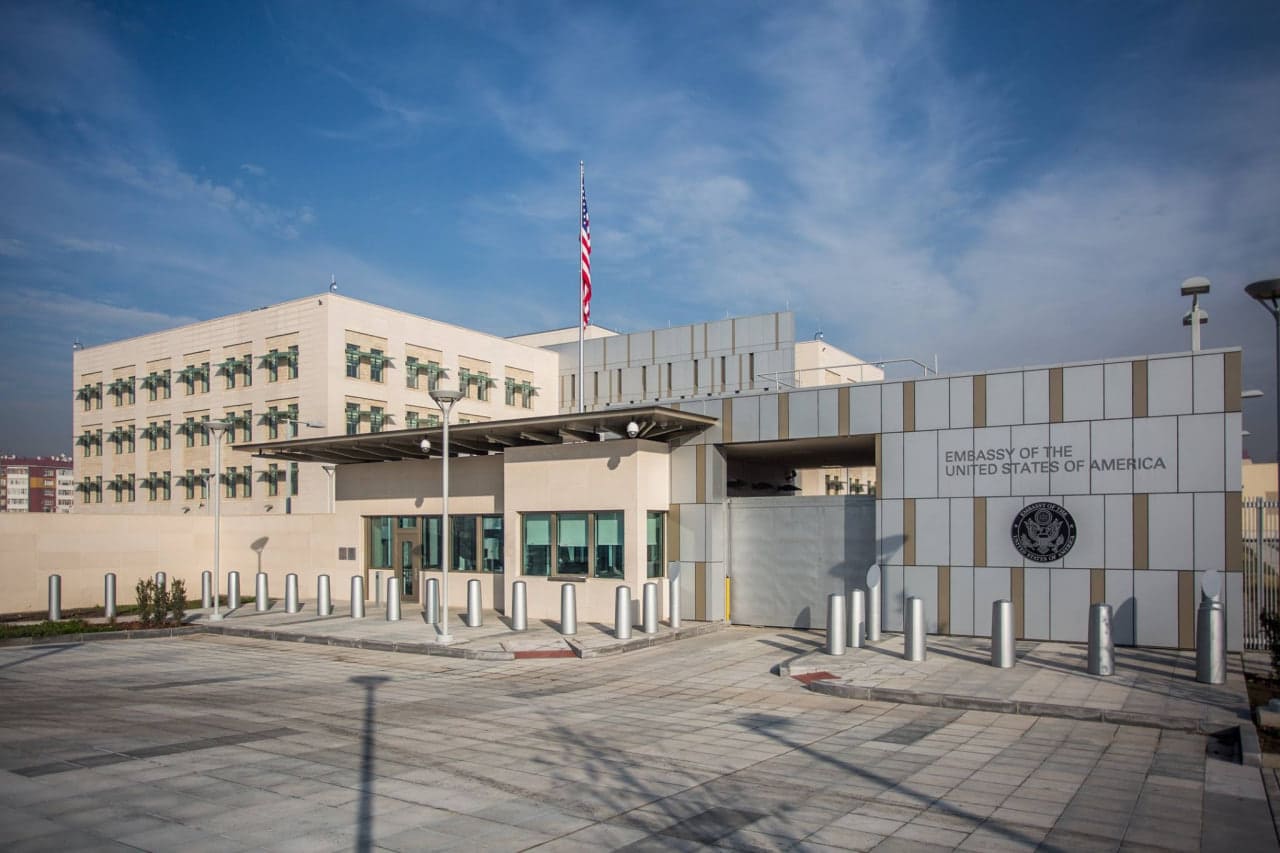 <p><b>AQSH elchixonasi Sadir Japarovning aybloviga javob qaytardi </b></p>