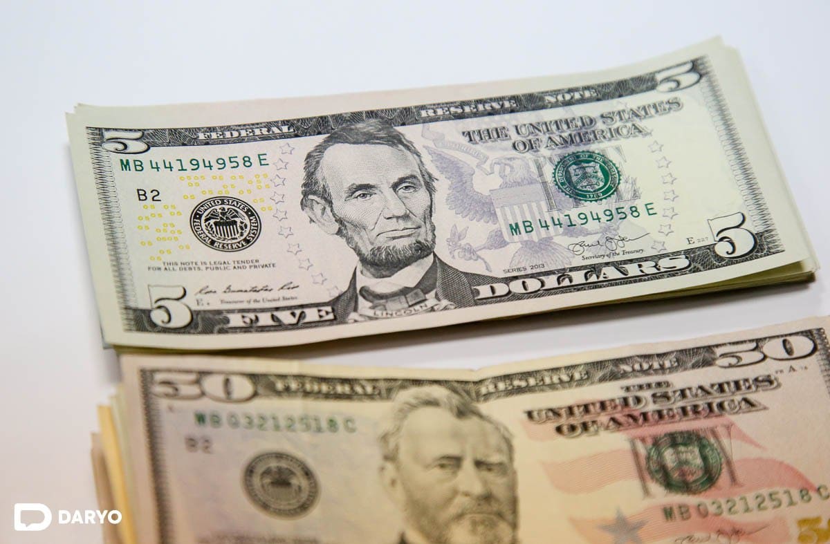 O‘zbekistonda dollar rasmiy kursi yana oshdi