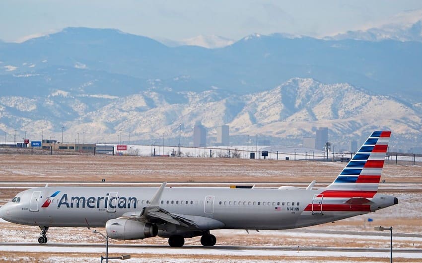 <p><b>American Airlines barcha reyslarida texnik nosozlik yuzaga kelgani haqida xabar berdi </b></p>