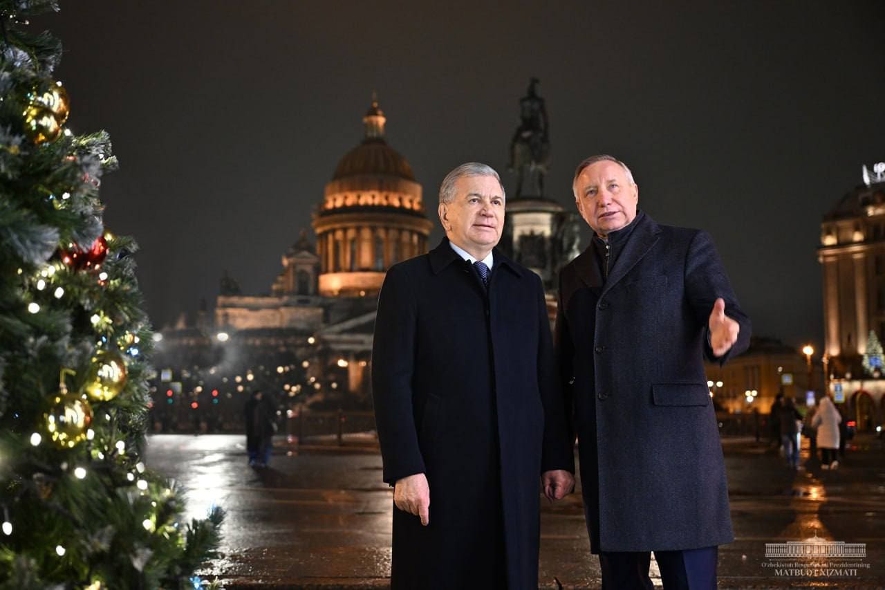 <p><b>Shavkat Mirziyoyev Sankt-Peterburgga yetib bordi (foto)</b></p>