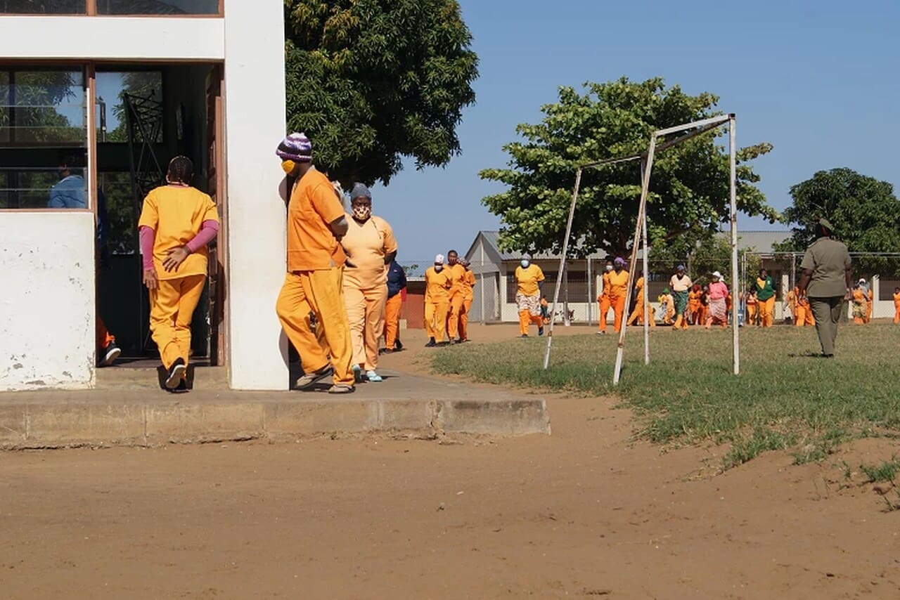 <p><b>Mozambikda 6 mingga yaqin xavfli jinoyatchi qamoqdan qochib ketdi</b></p>