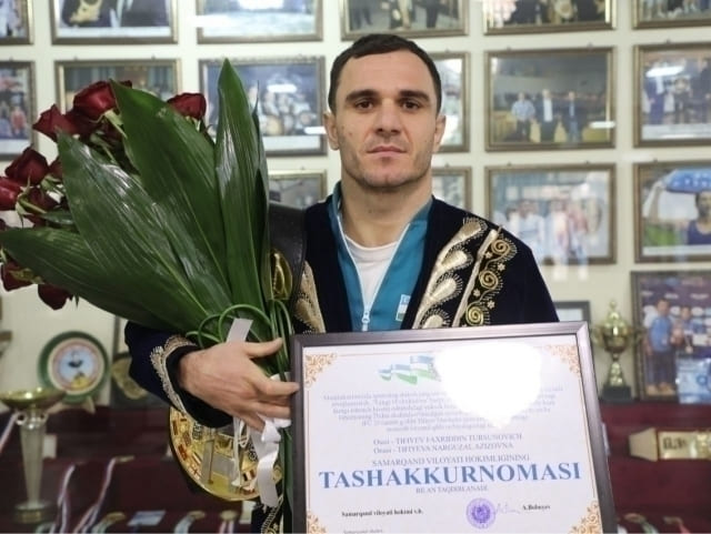 <p><b>Samarqand viloyati hokimligi MMA jangchisi Mavlud Tifiyevga 3 xonali uy sovg‘a qildi</b></p>