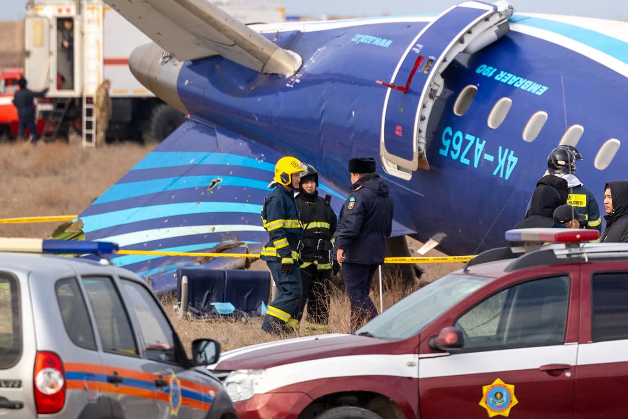 <p><b>Ozarbayjon samolyotini Rossiyaning &ldquo;Pantsir-S&rdquo; mudofaa tizimi qulatgan &mdash; Reuters</b></p>