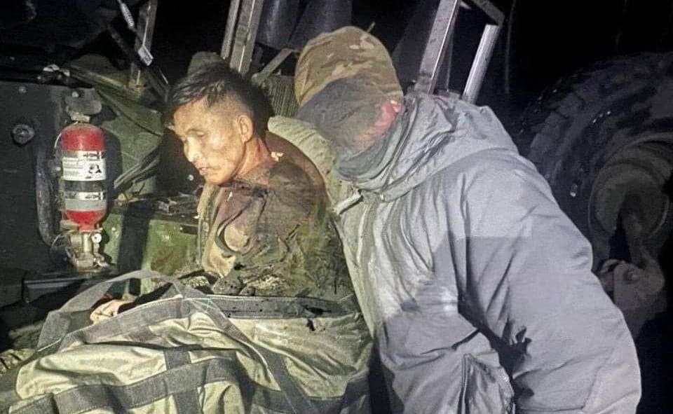 <p><b>Seul: Ukraina tomonidan asirga olingan KXDR harbiysi vafot etdi&nbsp;&nbsp;</b></p>