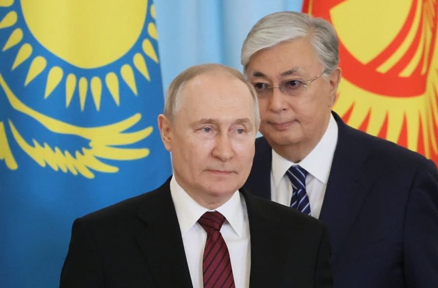 <p><b>Putin To&lsquo;qayev bilan AZAL samolyoti halokatiga bog&lsquo;liq vaziyatni muhokama qildi&nbsp;</b></p>