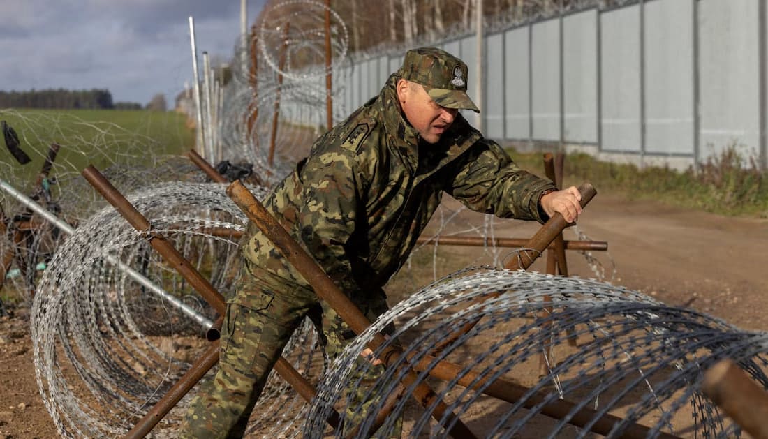 <p><b>Polsha Belarus bilan chegarani yopish uchun devor quradi</b></p>