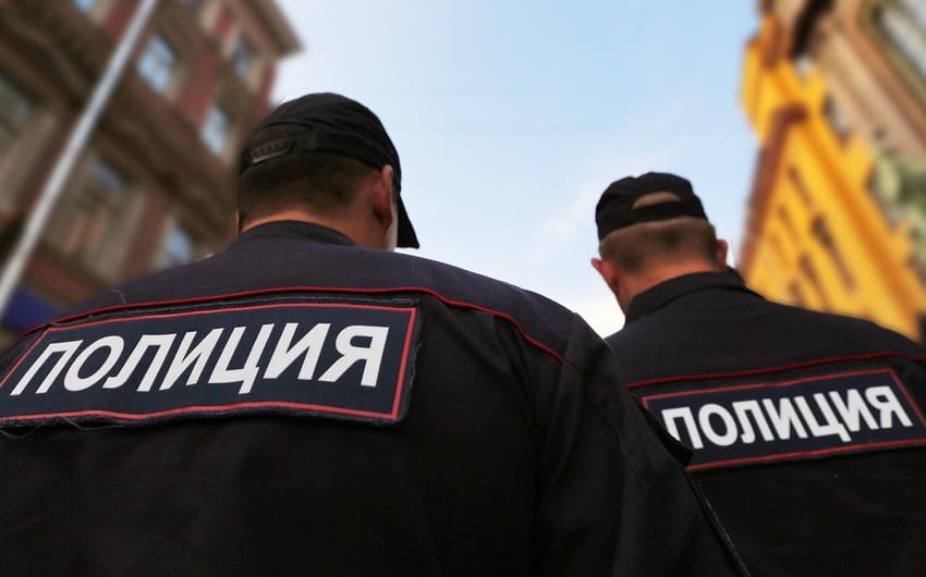 <p><b>Rossiyada politsiya migrantlar yashayotgan uylarga hech qanday ruxsatsiz kirish huquqiga ega bo‘ladi </b></p>