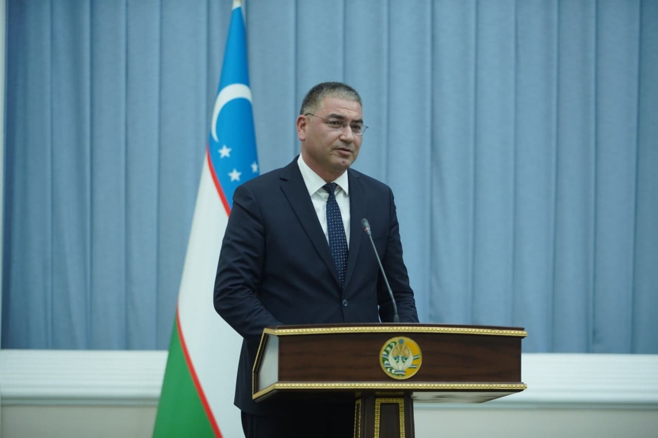 <p><b>Sirdaryo hokimi Akmaljon Mahmudaliyev boshqa ishga o‘tishi, o‘rniga yangi hokim tayinlanishi xabar berilgandi. Hokimlik buni rad etdi</b></p>