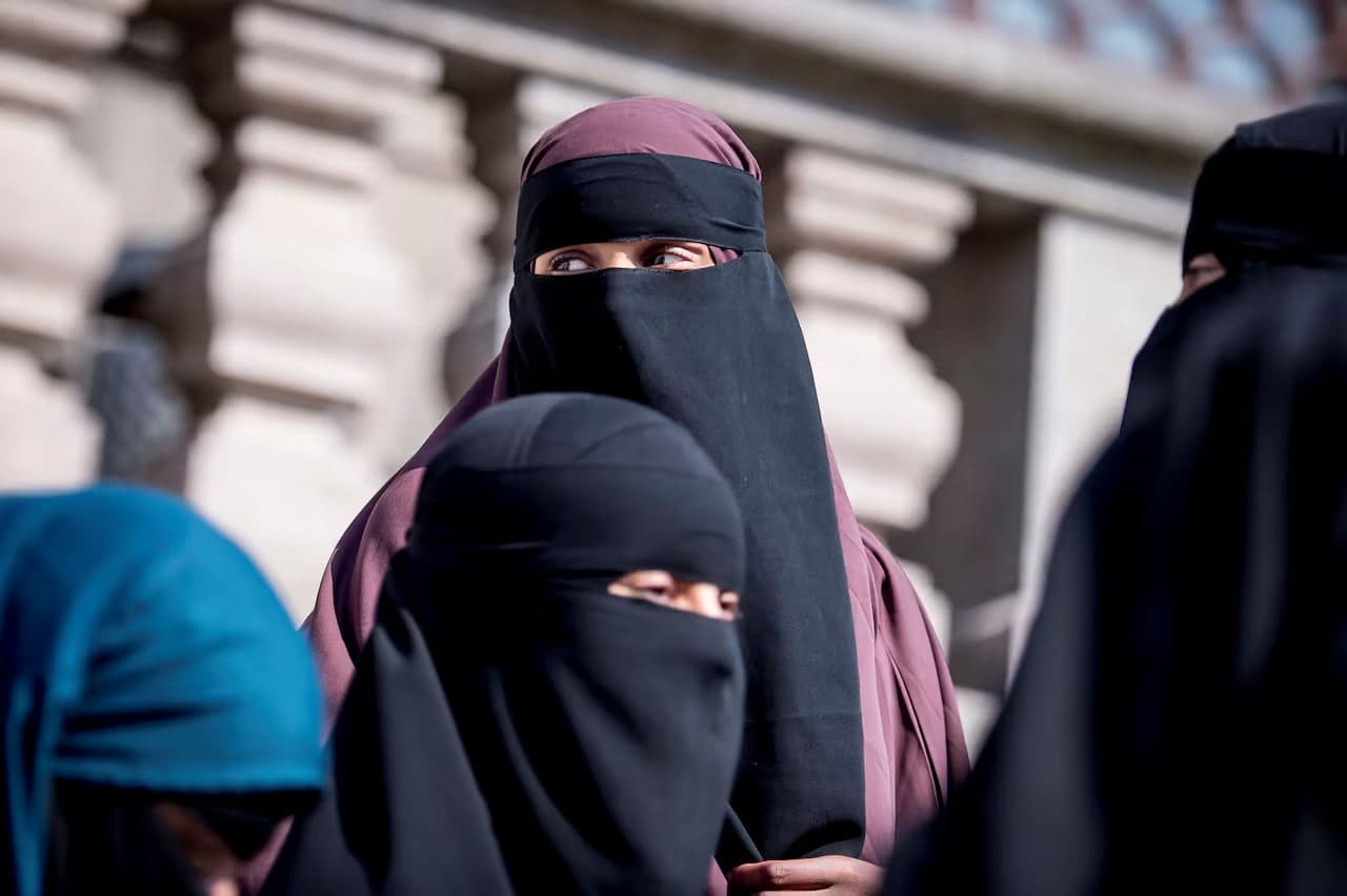 <p><b>Shveysariyada burqa va niqob taqish taqiqlandi&nbsp;&nbsp;</b></p>