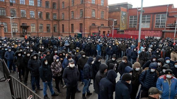Russia grants police sweeping powers to enter migrant homes