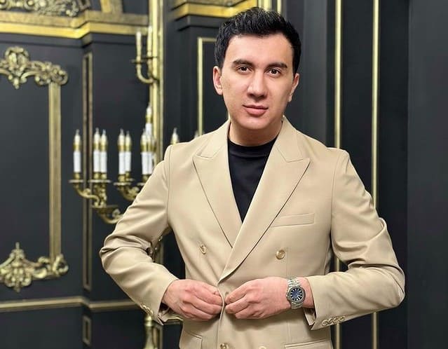 <p><b>Botir Qodirov kuylagan “Bandaman” qo‘shig‘i YouTube’da bloklandi. Xonanda Jo‘rayevlarga meros huquqidan to‘liq foydalanishini ma’lum qildi </b></p>