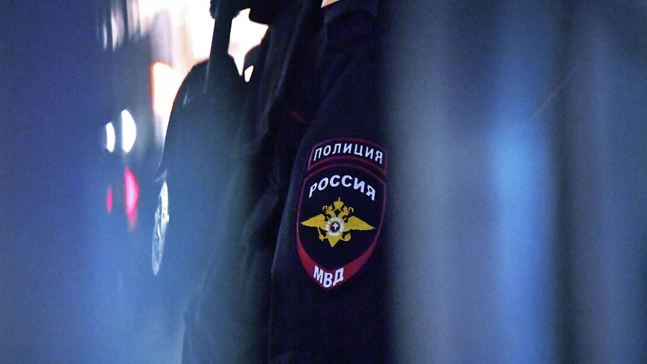 Russian police granted authority to deport migrants for administrative violations