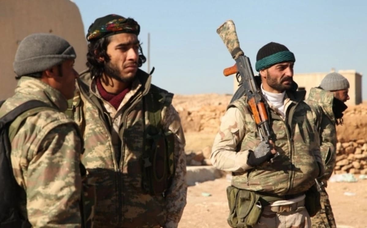 <p><b>Hurriyet: Suriya rasmiylari kurd jangarilaridan qurollarini tashlashni talab qildi&nbsp;</b></p>
