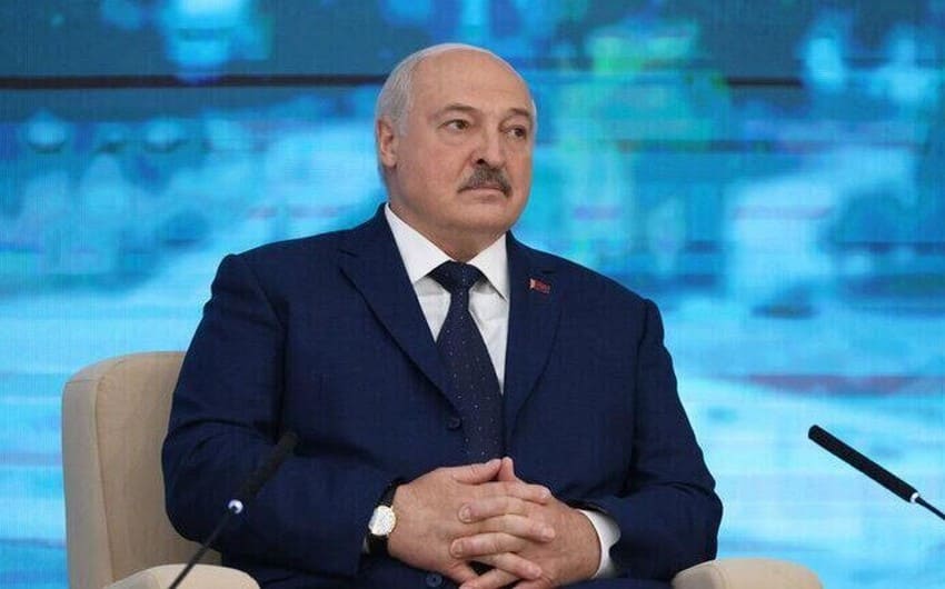 <p>Lukashenko says he wants to peacefully hand over power to a new generation</p>