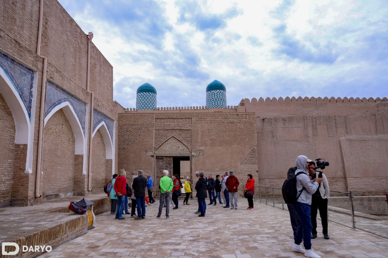 <p><b><strong>Turistik klaster maqomi kompleks turistik xizmatlar ko&lsquo;rsatuvchi mustaqil tashkilotlar va YTTlarga beriladi</strong></b></p>
