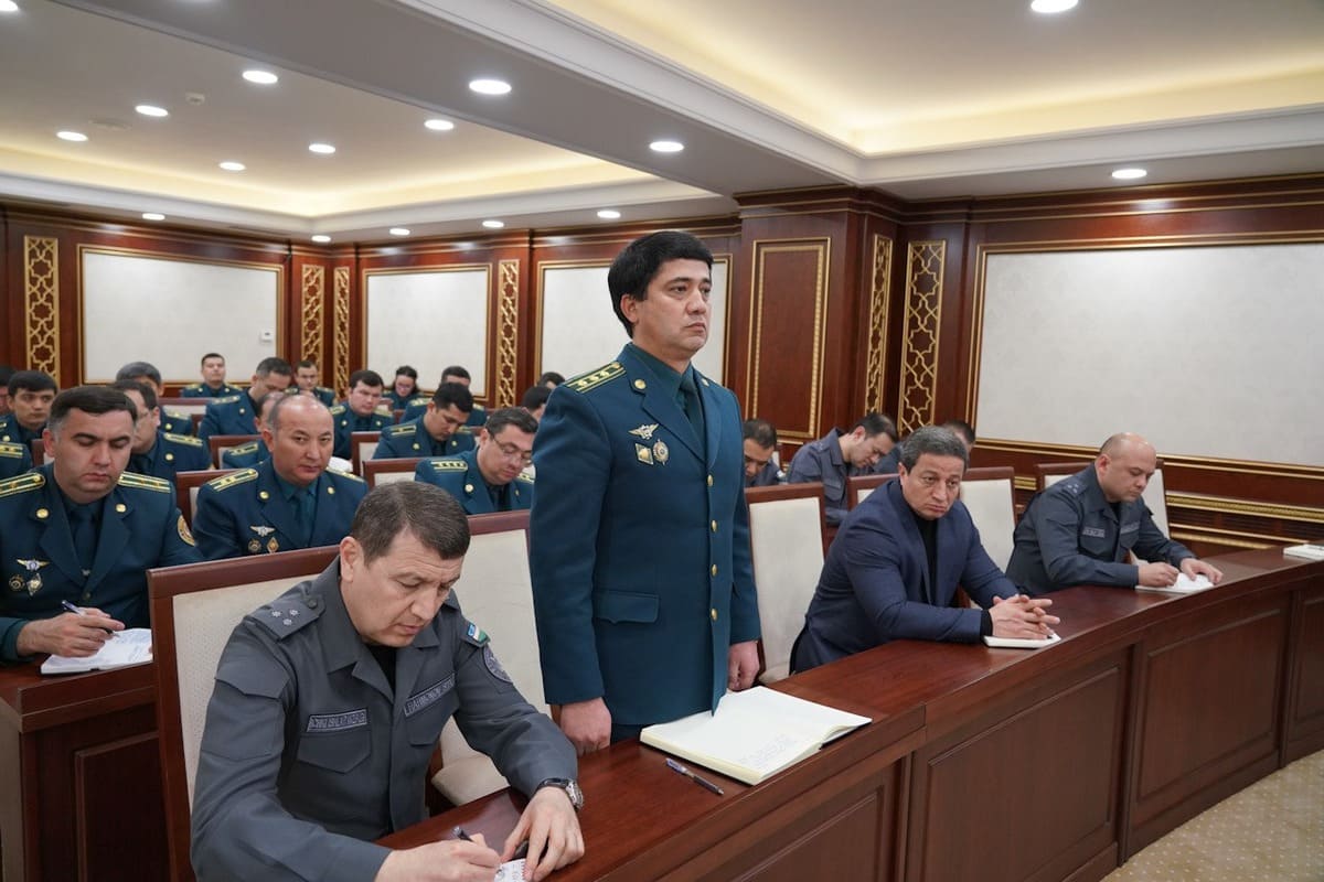 <p><b>IIVning tergov departamenti boshlig‘i qabul kunlarida joyida o‘tirmaganini tanqid qilgan advokat bilan uchrashdi</b></p>