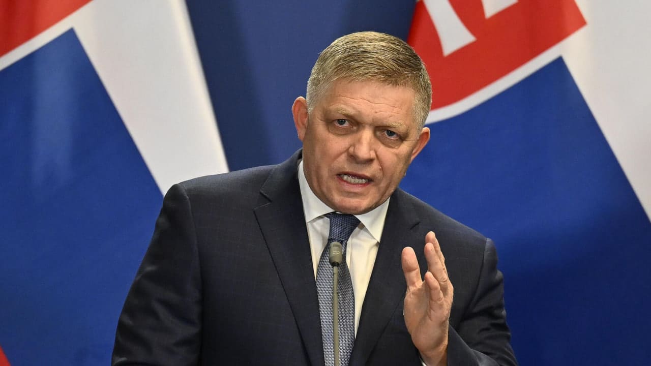 <p><b>Slovakiya bosh vaziri Zelenskiyni “tilanchi” deb atadi</b></p>