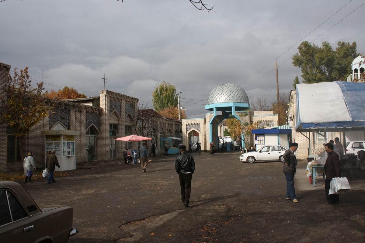 <p><b><strong>“Hech qanday reja yo‘q” — Chilonzor hokimligi “Beshyog‘och” bozori o‘rnida biznes-markaz qurilishi haqida</strong></b></p>