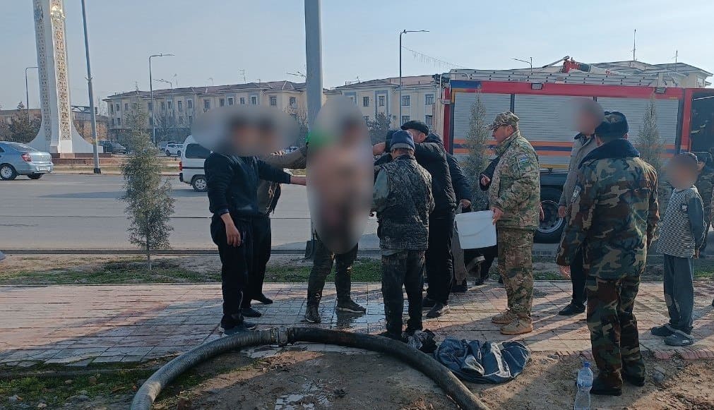 <p><b><strong>Qashqadaryoda kanalizatsiya qudug‘ini tozalash uchun tushib, qaytib chiqolmagan 2 kishi qutqarildi</strong></b></p>