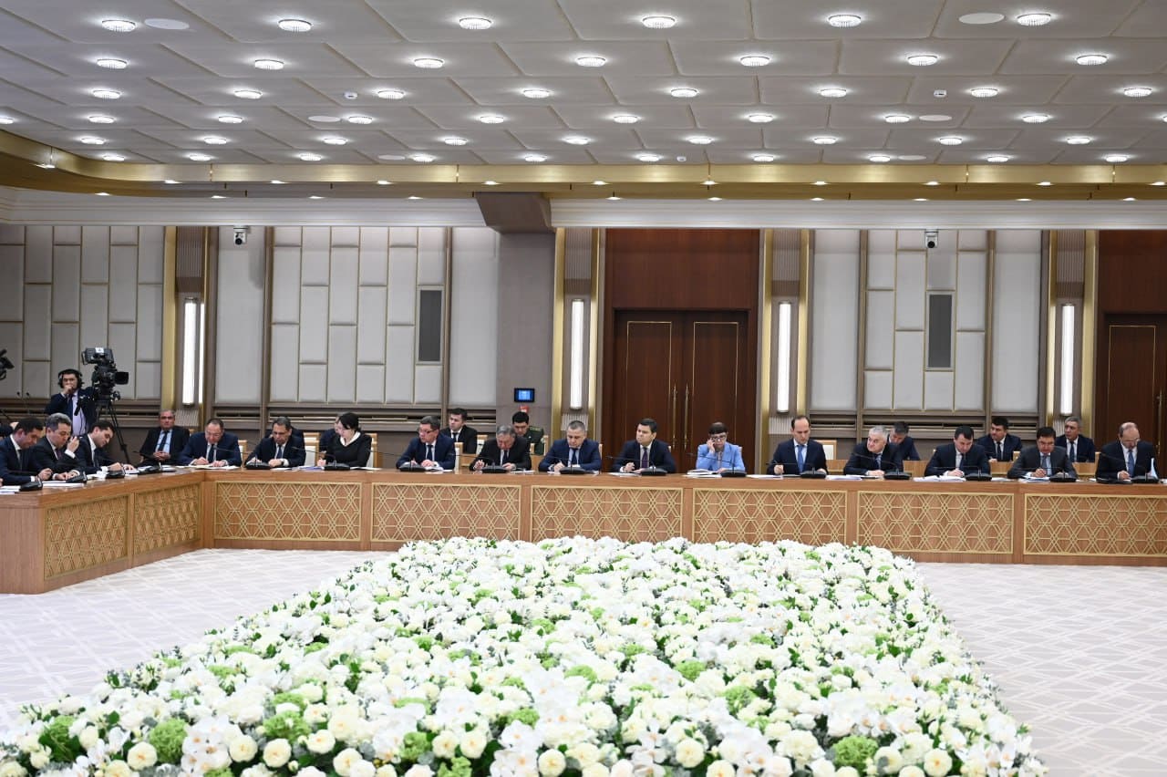 <p><b><strong>Bosh vazir boshchiligida moliya institutlari bilan ishlash bo&lsquo;yicha alohida Favqulodda shtab tashkil qilinadi</strong></b></p>