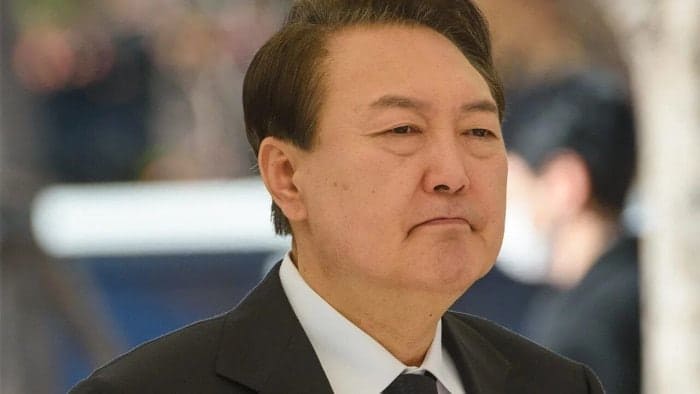 <p><b>Janubiy Koreya sudi prezidentning hibsga olinishini qonuniy deb topdi </b></p>