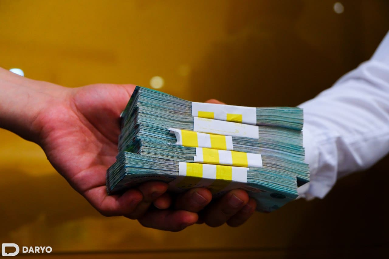 Surxondaryoda fuqaroga kredit olib berish evaziga 4,5 mln so‘m olgan hokim yordamchisi ushlandi