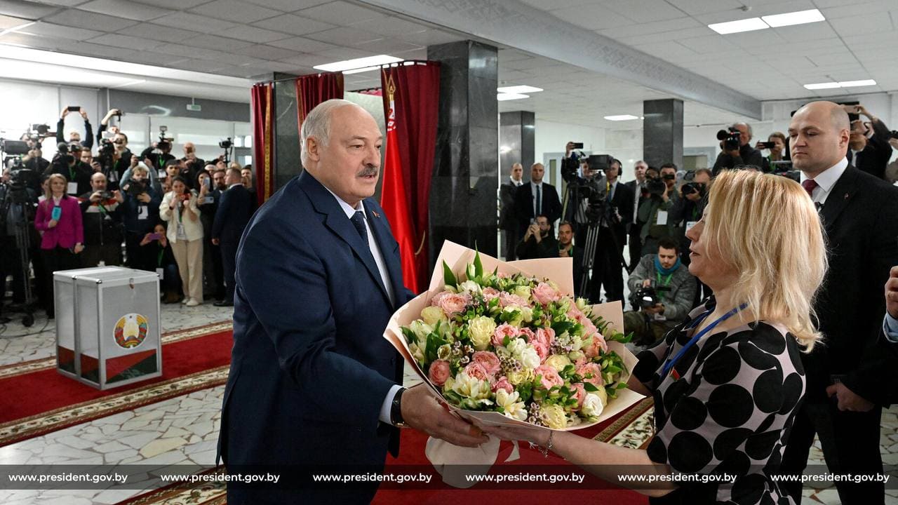<p>Lukashenko secures seventh term with 87.6% of votes in Belarusian election<b> </b></p>