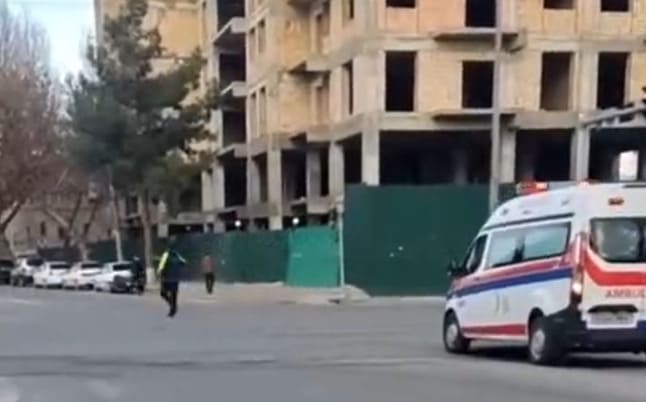 Samarqandda YPX xodimi tez yordam mashinasini chorrahada kutishga majbur qildi (video)