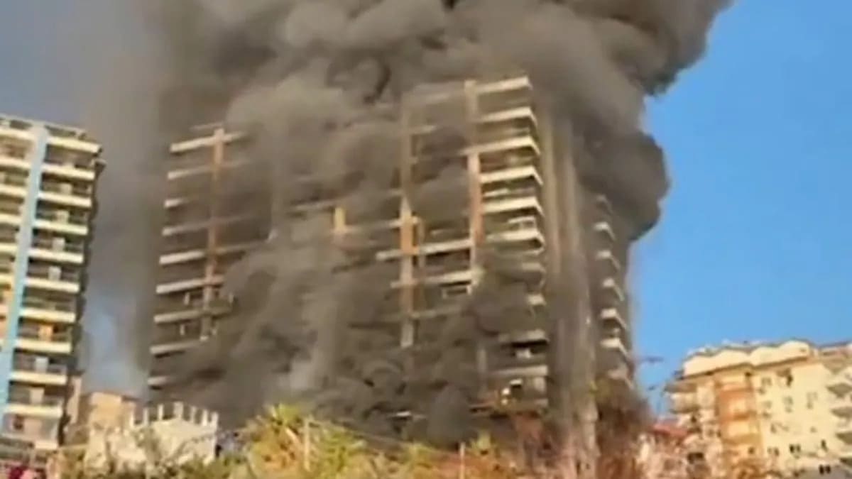 <p><b>Turkiyadagi yana bir mehmonxonada yong&lsquo;in chiqdi (video)</b></p>