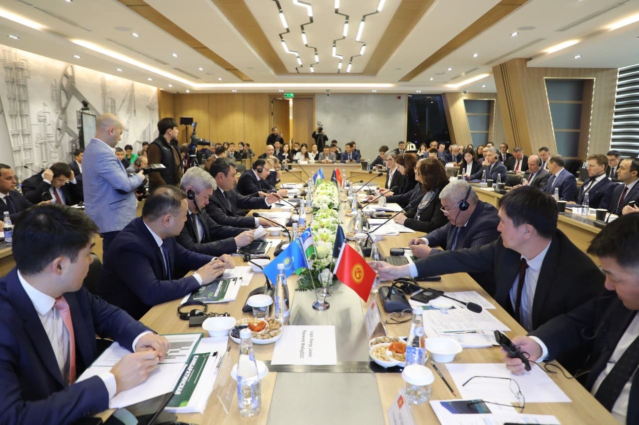 <p>Uzbekistan, Kyrgyzstan, and Kazakhstan discuss Kambarata-1 HPP project in Tashkent<b> </b></p>