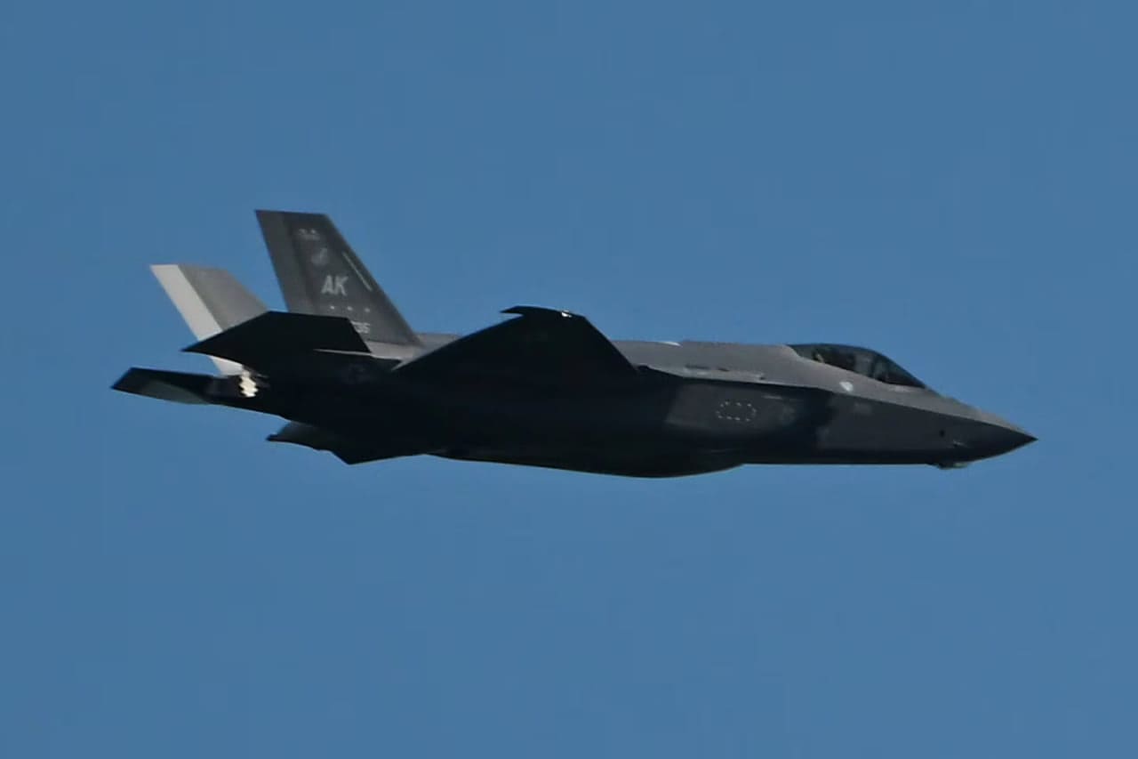 Истребитель F-35 потерпел крушение на авиабазе в штате Аляска