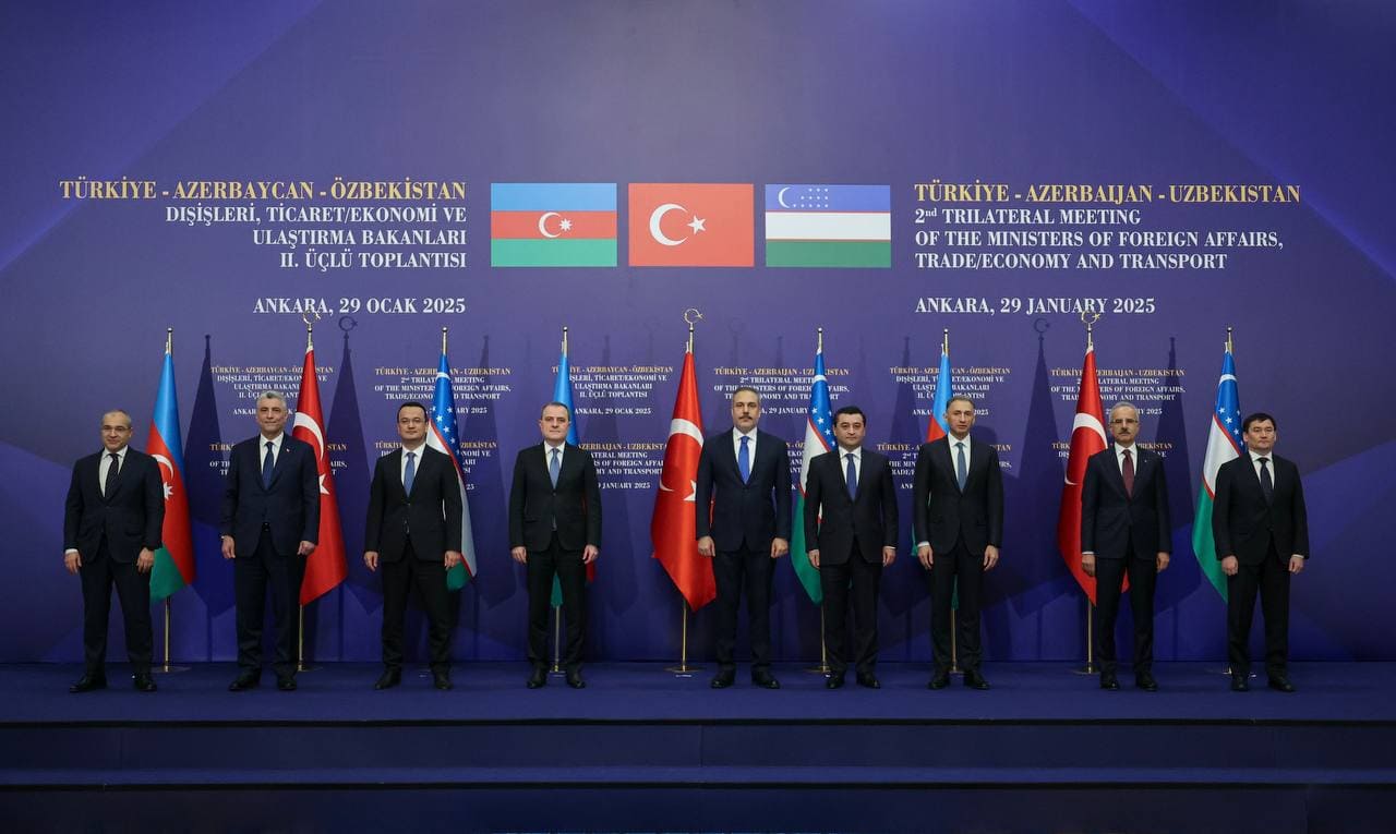 <p>T&uuml;rkiye, Azerbaijan, Uzbekistan sign Ankara Declaration to strengthen trade, transport, and regional security<b>&nbsp;</b></p>