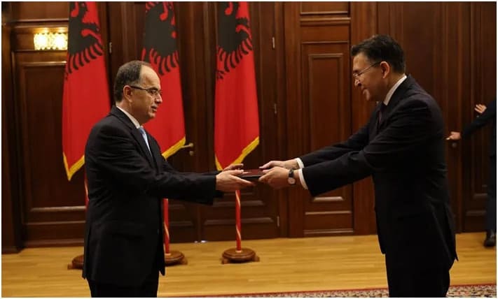 <p><b><strong>Baxtiyor Ibragimov O&lsquo;zbekistonning Albaniyadagi birinchi elchisi etib tayinlandi</strong></b></p>