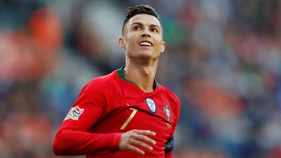 <p><b>Ronaldu dunyodagi eng yaxshi futbolchi kim ekanini ma&rsquo;lum qildi</b></p>