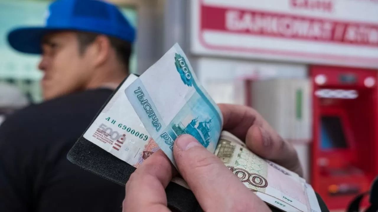 <p><b>Rossiyada migrantlar pul o&lsquo;tkazmalari uchun boj to&lsquo;lashi mumkin&nbsp;</b></p>