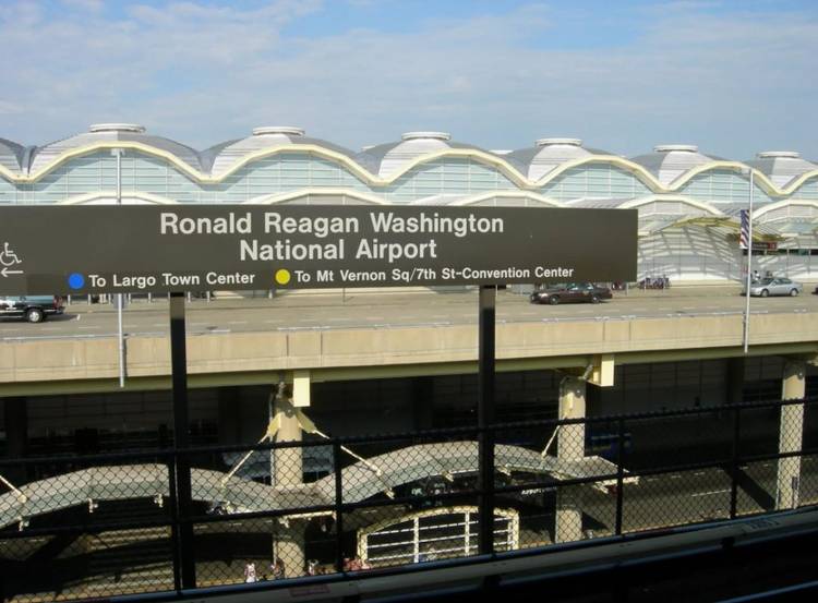 <p><b></b><strong>Vashingtondagi aviahalokat videosini e’lon qilgan aeroportning ikki xodimi hibsga olindi</strong></p>