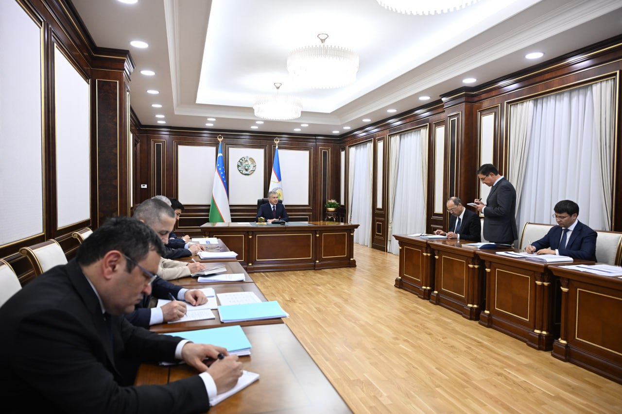 <p><b><strong>Prezident hukumatga kimyo sanoatidagi muammolarni tezkor hal etish bo&lsquo;yicha qatʼiy topshiriq berdi</strong></b></p>