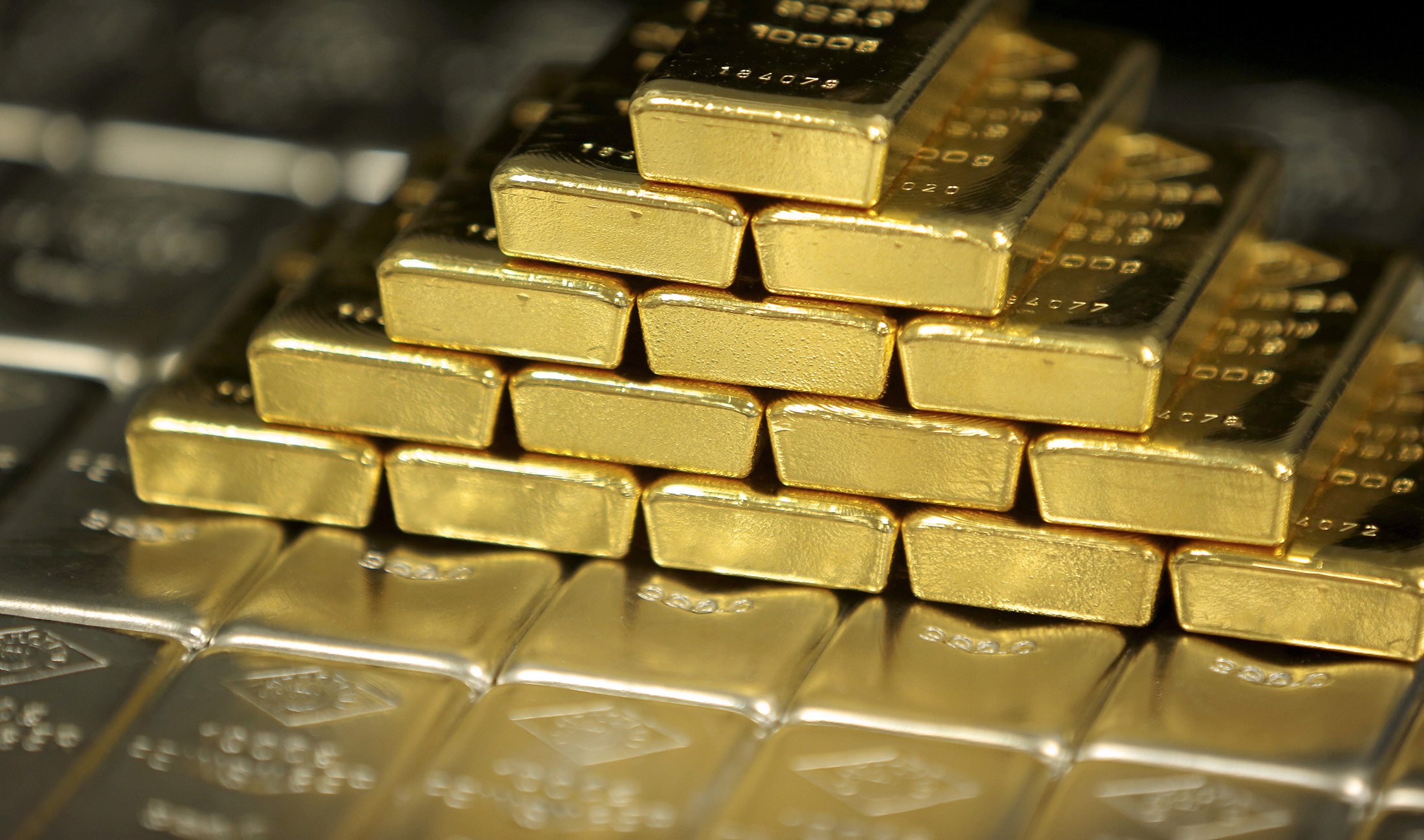 Uzbekistan's reserves rise to $42.9bn, gold holdings hit $35bn in February 