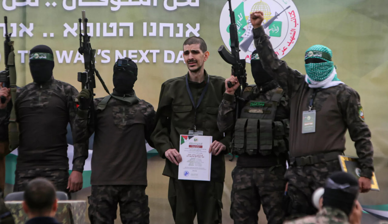 <p><b>HAMAS garovdagilarning navbatdagi qismining ozod etilishini keyinga qoldirdi&nbsp;</b></p>