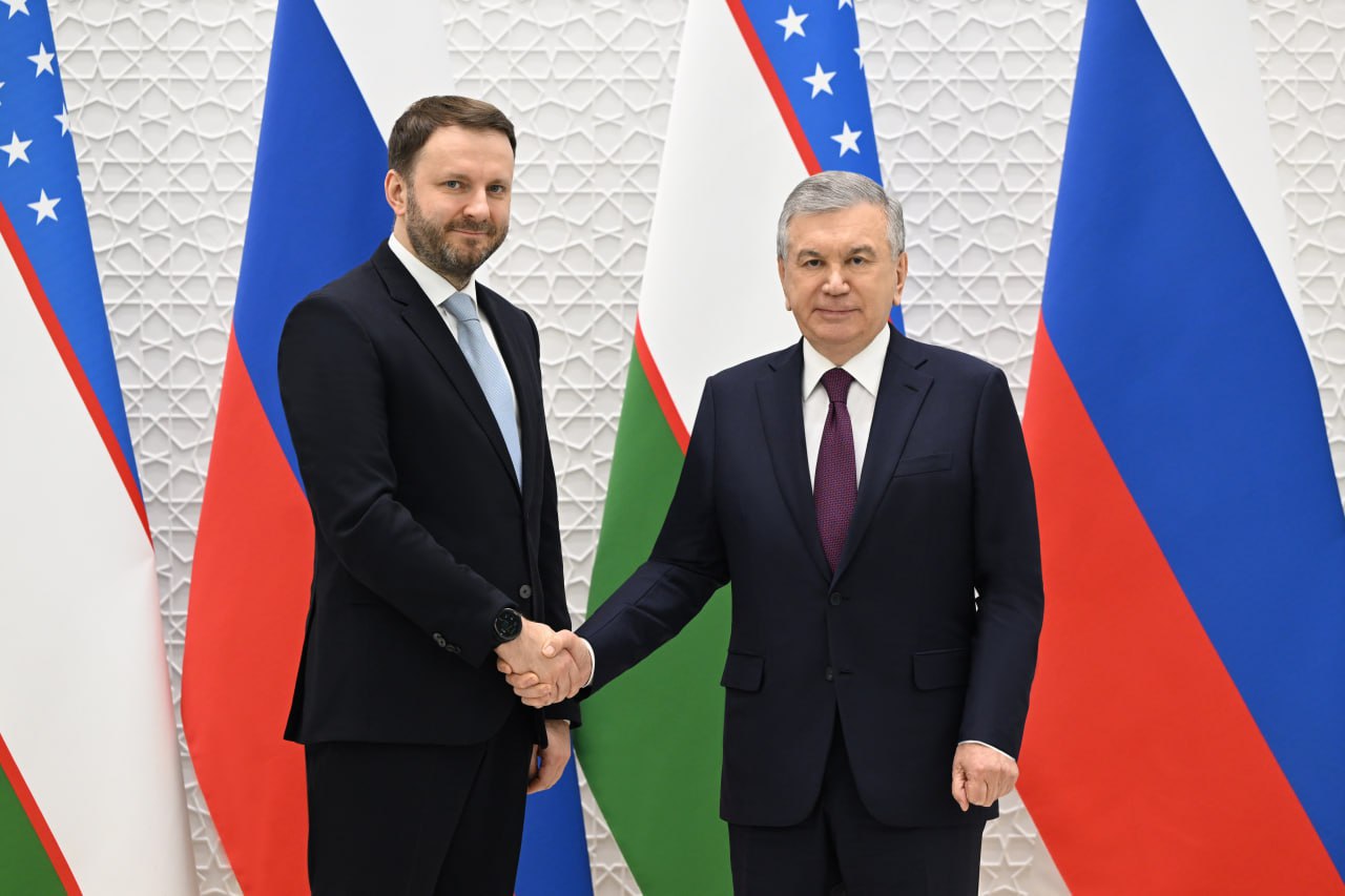 <p><b><strong>Shavkat Mirziyoyev Rossiya prezidenti administratsiyasi rahbarining o&lsquo;rinbosari bilan bir qancha masalalarni ko&lsquo;rib chiqdi&nbsp;</strong></b></p>