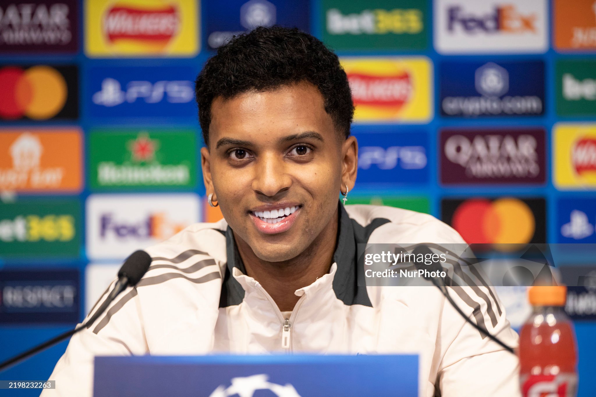 <p><b><strong>Rodrigo o‘ziga Saudiya Arabistoni klublaridan qiziqish borligini bilmasligini aytdi</strong></b></p>