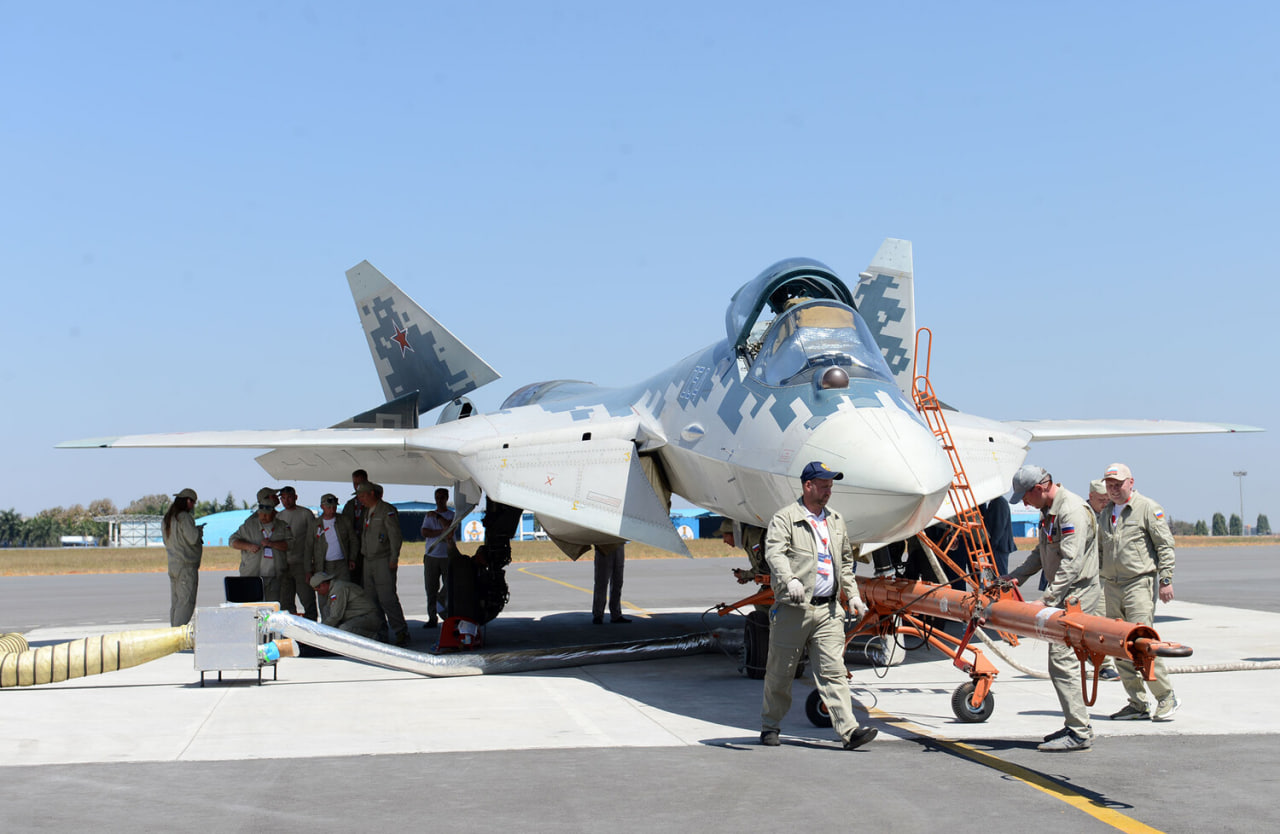 Россия бешинчи авлод Су-57 кўринмас қирувчи самолётини Ҳиндистонда ишлаб чиқаришни таклиф этди 