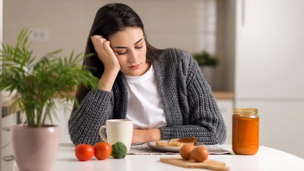 <p><strong>Kech nonushta qilish ruhiyatni cho‘ktiradi va depressiyaga olib keladi — tadqiqot</strong><b> </b></p>