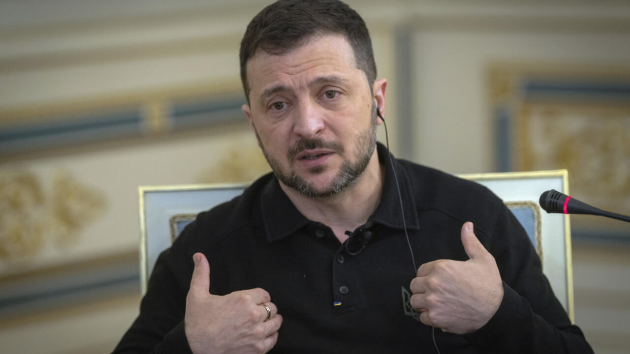 <p><b>Zelenskiy Putin bilan uchrashish shartini ma’lum qildi </b></p>
