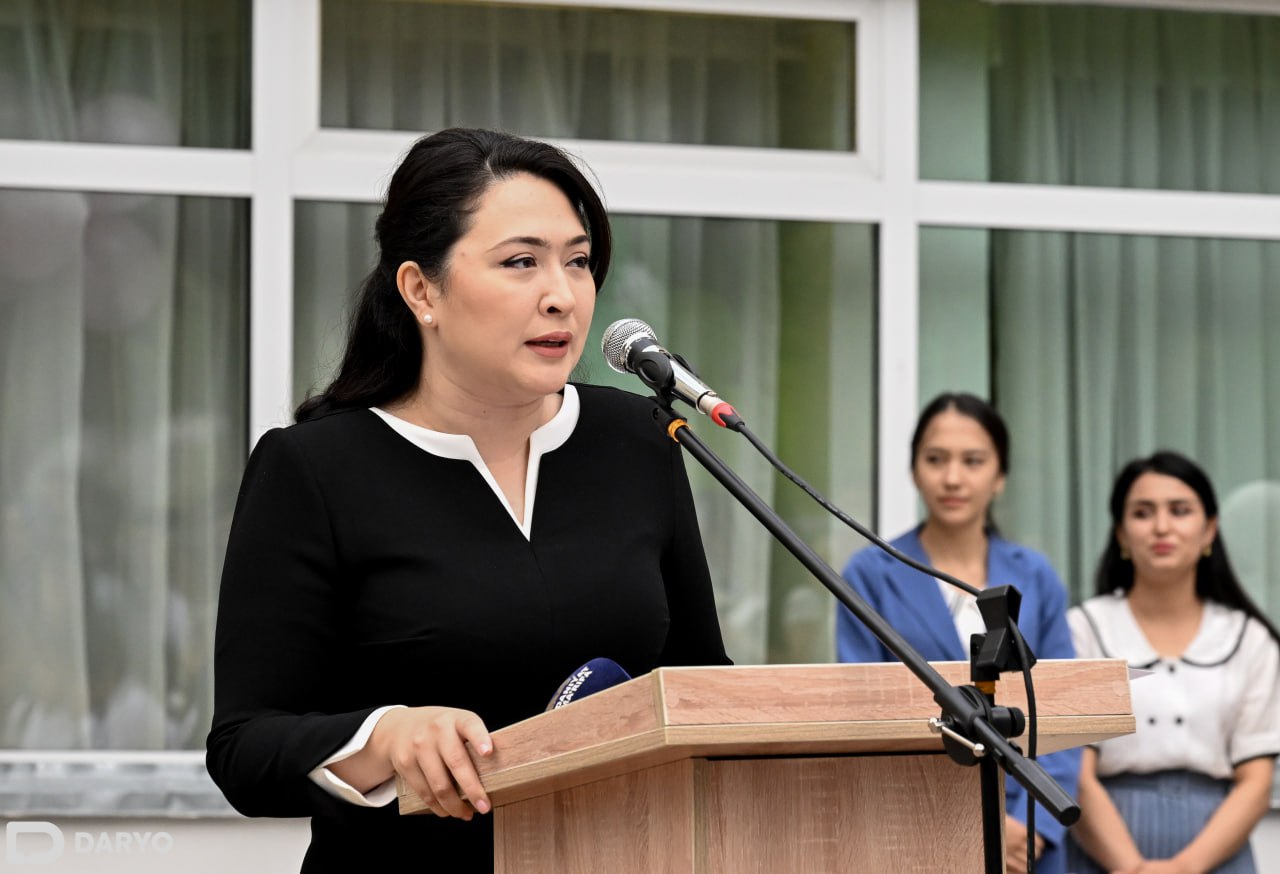 <p><b>“Duch kelgan odam o‘qituvchiga do‘q qilish uyoqda tursin, madaniyat chegarasidan chetga chiqib gaplashishga haqli emas” — Hilola Umarova</b></p>
