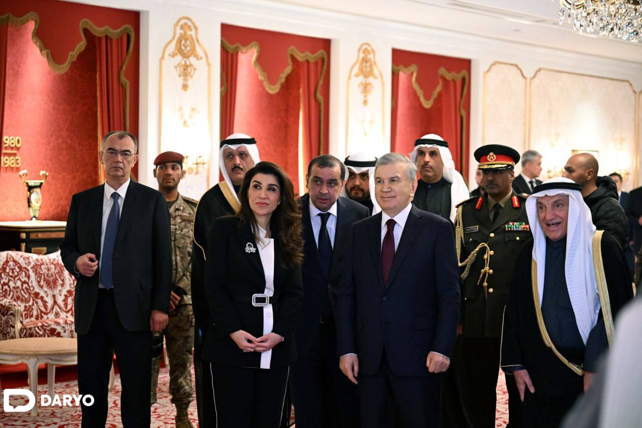 <p><b>Shavkat Mirziyoyev Al-Kuvaytda &ldquo;As-Salom&rdquo; saroy-muzeyi bilan tanishdi (foto)</b></p>