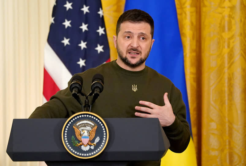 <p><b>Zelenskiy AQSHning 500 milliard dollarlik yordami haqidagi da&rsquo;volarni rad etdi&nbsp;</b></p>